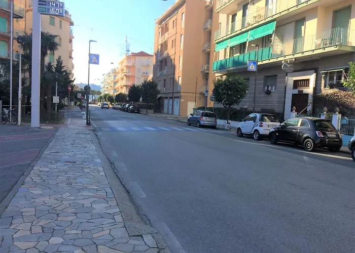 Appartement Trilocale Ristrutturato A 200m Dal Mare:vinci246 Alassio