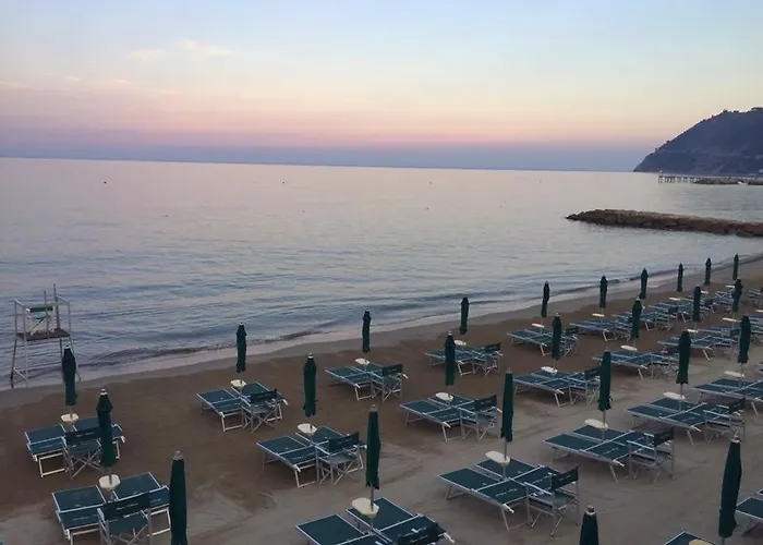 Trilocale Ristrutturato A 200m Dal Mare:vinci246 公寓